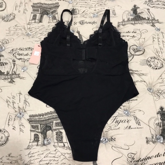 Oh La La Cheri Valentine Lace Teddy Bodysuit - Picture 6 of 9